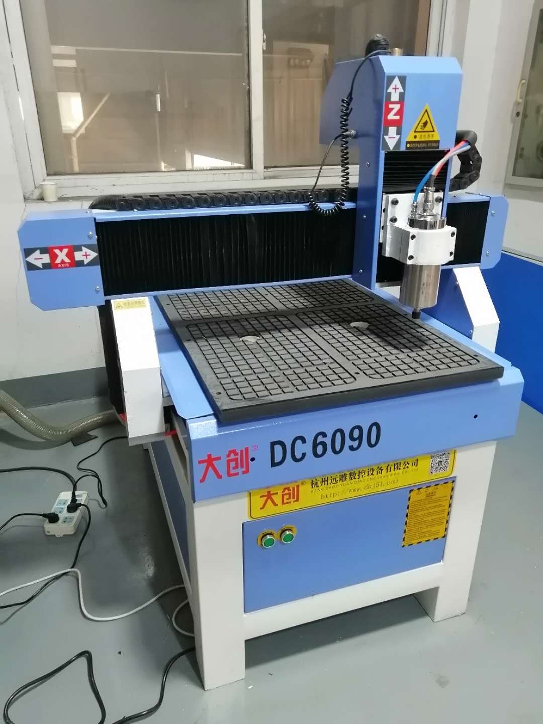 6090标牌雕刻机 6090标牌雕刻机